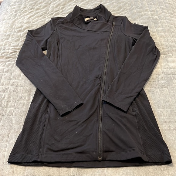 ATHLETA ジップアップジャケット 黒　Mサイズ ATHLETA ジップアップジャケット サイズ150 - メルカリ